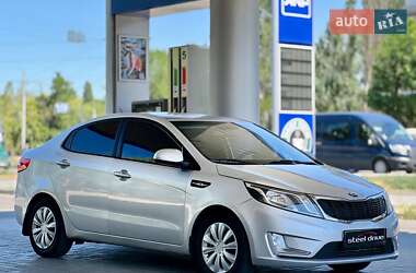 Седан Kia Rio 2013 в 