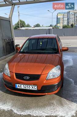 Хетчбек Kia Rio 2006 в Дніпрі