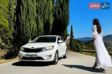 Седан Kia Rio 2013 в Днепре