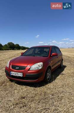 Хэтчбек Kia Rio 2008 в Первомайске