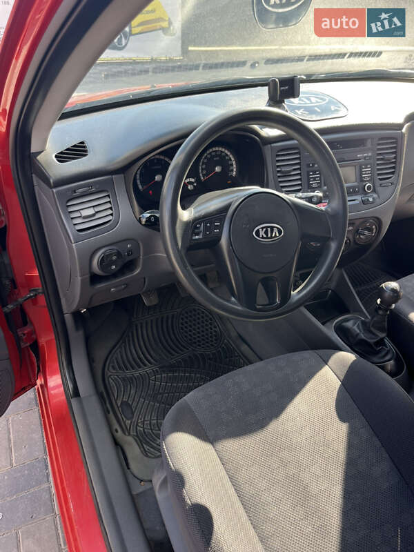 Хетчбек Kia Rio 2010 в Хмельницькому