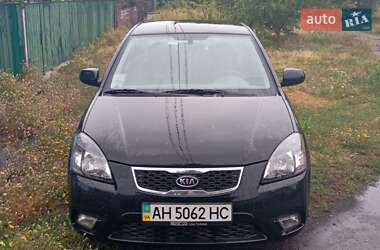 Седан Kia Rio 2010 в Дніпрі