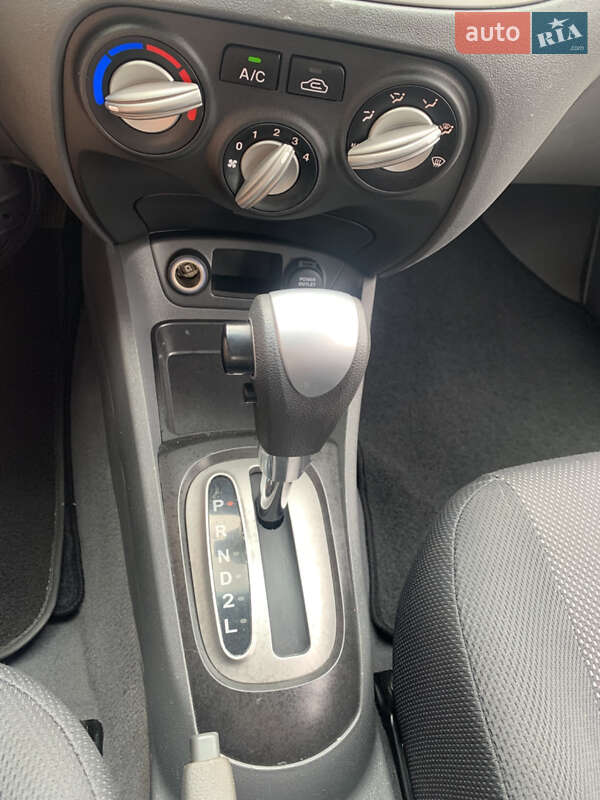 Хетчбек Kia Rio 2009 в Рівному