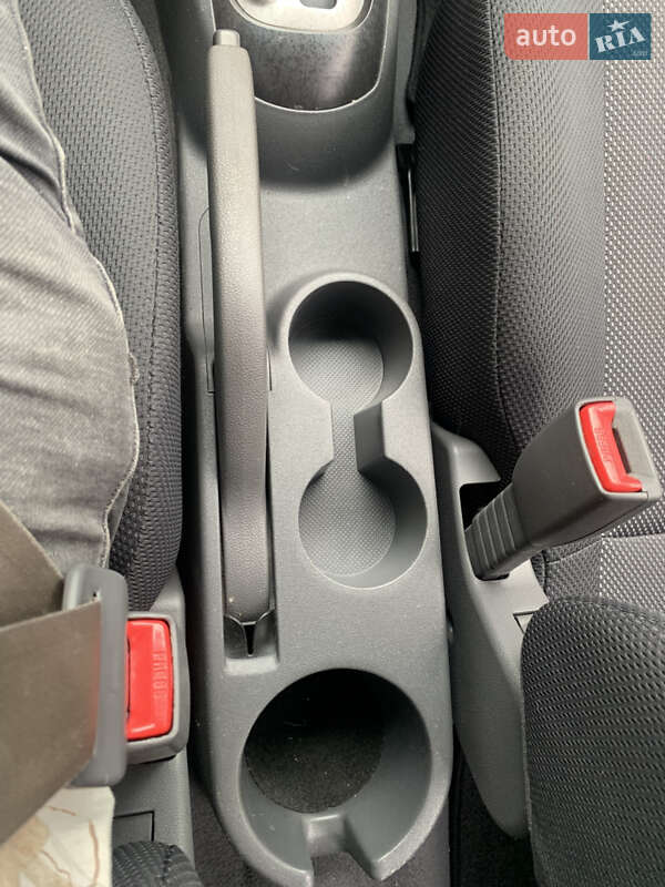 Хетчбек Kia Rio 2009 в Рівному