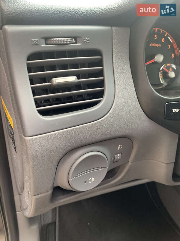 Хетчбек Kia Rio 2009 в Рівному