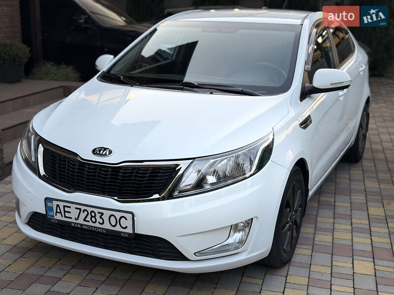 Седан Kia Rio 2014 в Дніпрі