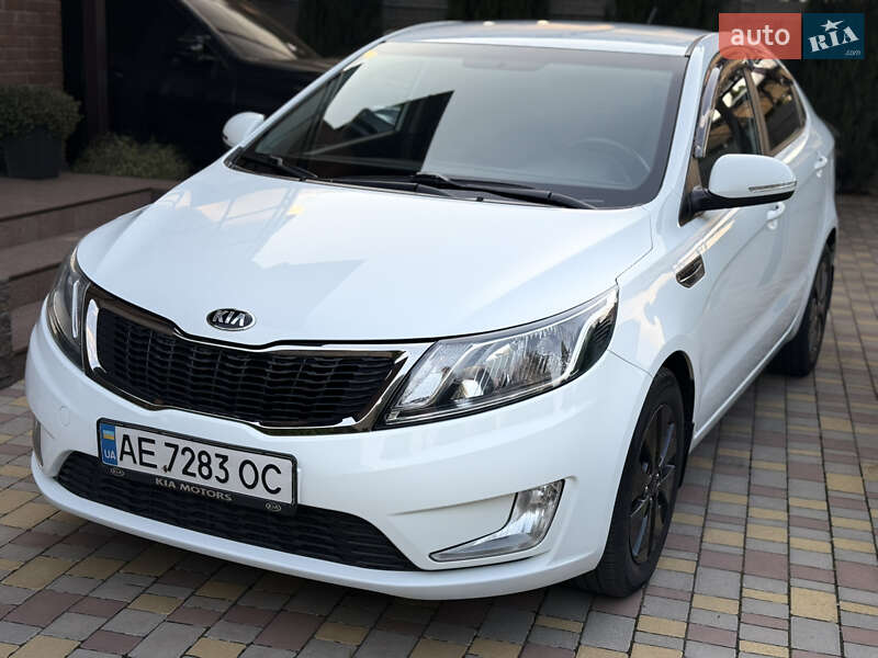 Седан Kia Rio 2014 в Дніпрі