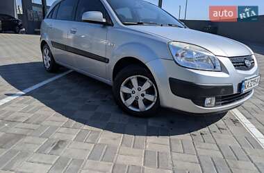 Хэтчбек Kia Rio 2008 в Киеве