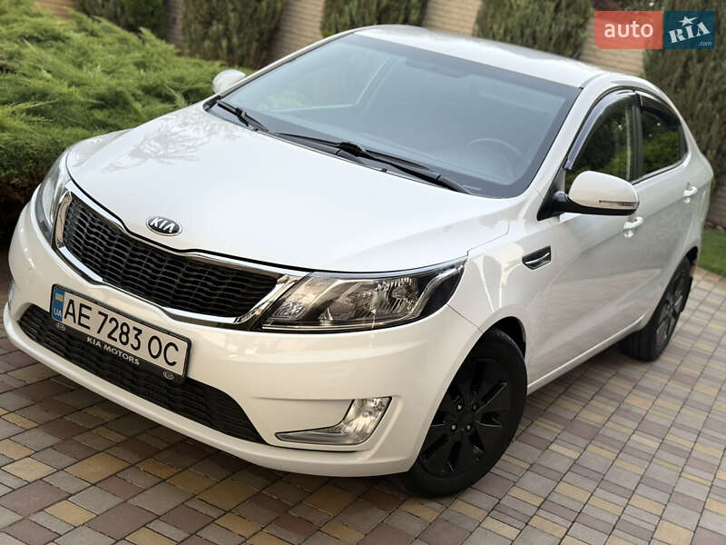 Седан Kia Rio 2014 в Дніпрі