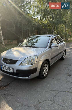 Седан Kia Rio 2008 в Киеве