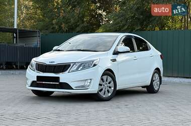 Седан Kia Rio 2013 в Дніпрі