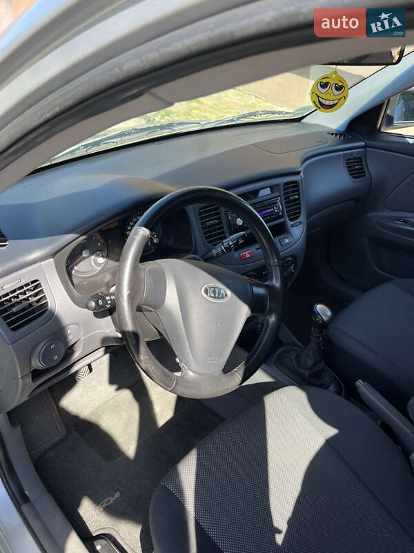 Хэтчбек Kia Rio 2007 в Ровно