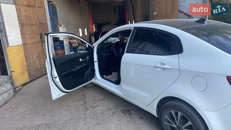 Седан Kia Rio 2013 в Черновцах фото 7 Седан Kia Rio 2013 в Черновцах