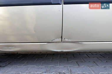 Хэтчбек Kia Rio 2008 в 