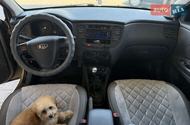 Хэтчбек Kia Rio 2008 в 