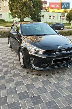 Хэтчбек Kia Rio 2017 в Хмельницком