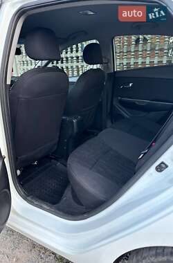 Седан Kia Rio 2013 в Виннице