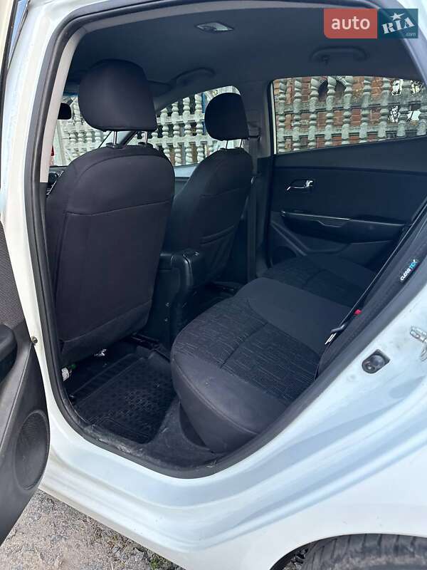 Седан Kia Rio 2013 в Виннице