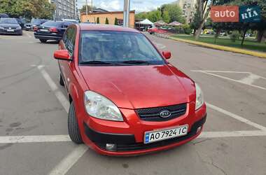 Хэтчбек Kia Rio 2006 в Ужгороде