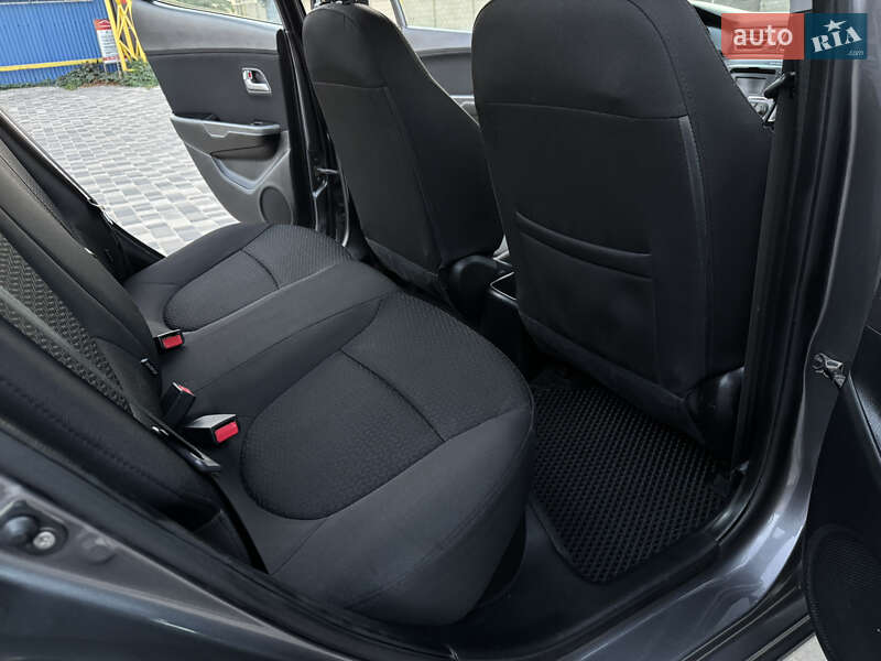 Седан Kia Rio 2012 в Одессе