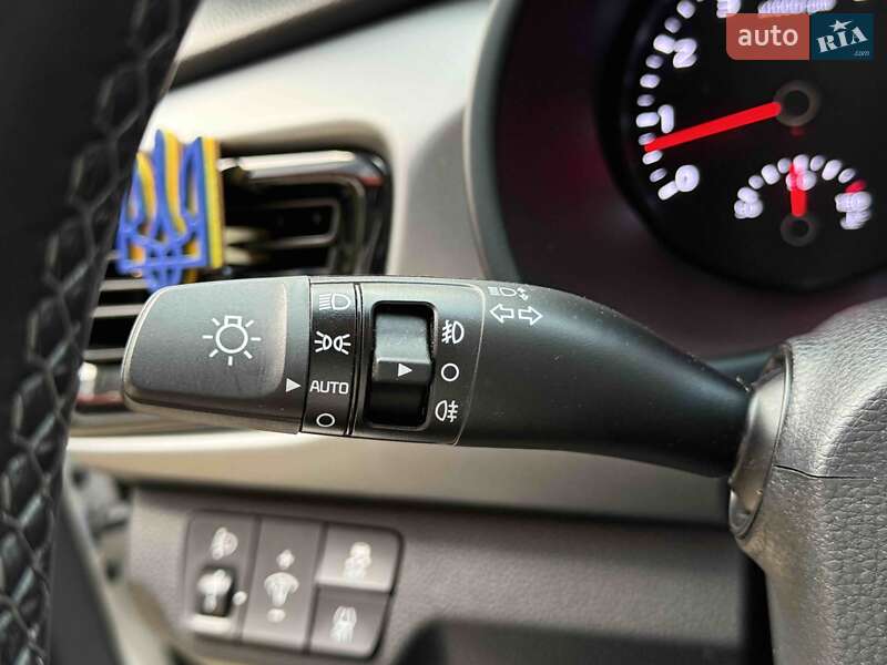 Хэтчбек Kia Rio 2018 в Львове