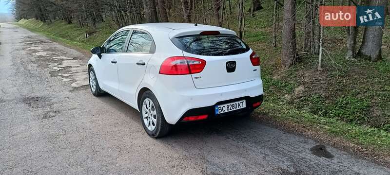 Хэтчбек Kia Rio 2012 в Дрогобыче