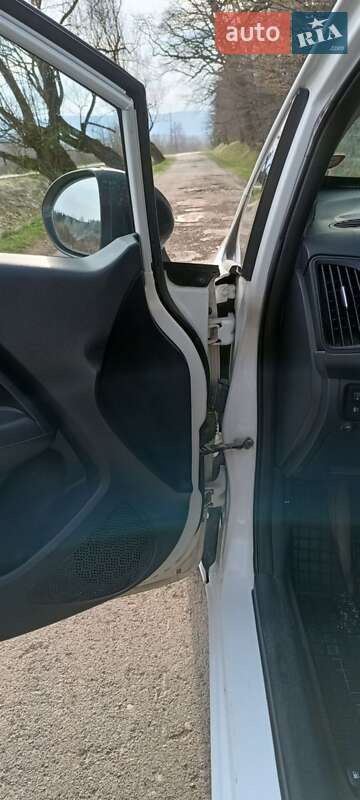 Хэтчбек Kia Rio 2012 в Дрогобыче