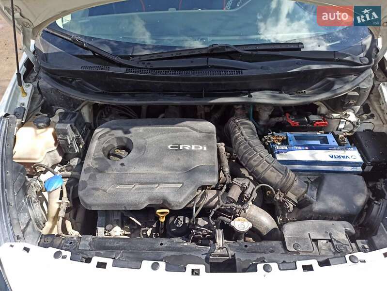 Хэтчбек Kia Rio 2012 в Дрогобыче