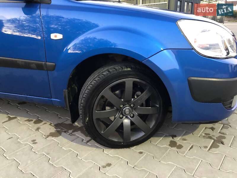 Хетчбек Kia Rio 2006 в Луцьку