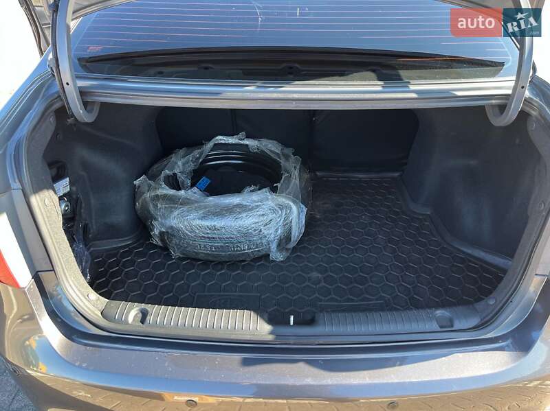 Седан Kia Rio 2013 в Житомире