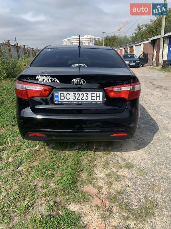 Седан Kia Rio 2013 в Львове