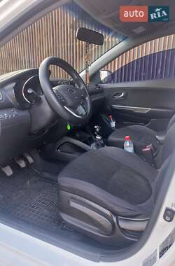 Седан Kia Rio 2011 в 