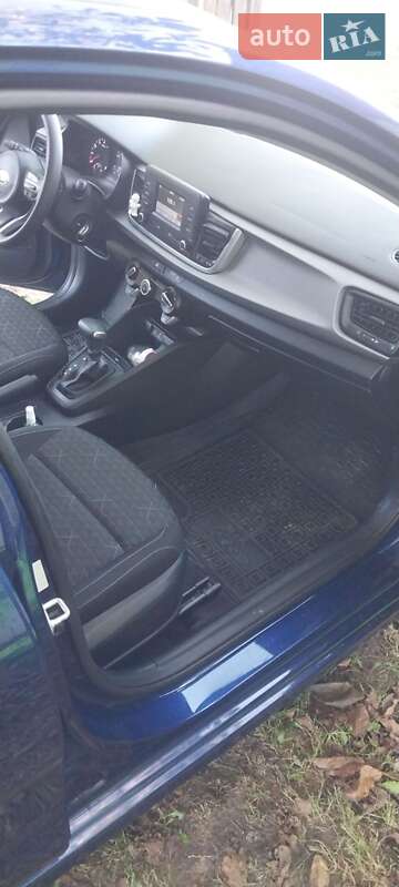 Седан Kia Rio 2018 в Киеве