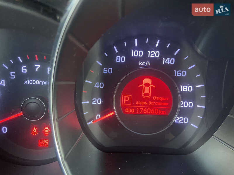 Седан Kia Rio 2013 в Киеве