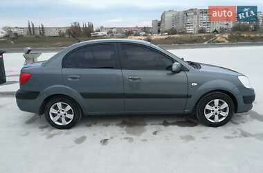 Седан Kia Rio 2006 в Теофіполі