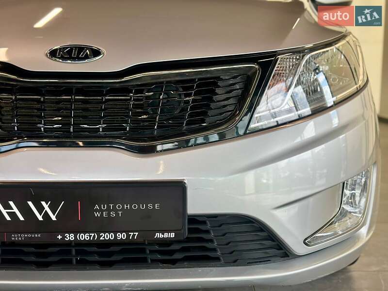 Седан Kia Rio 2012 в Львове