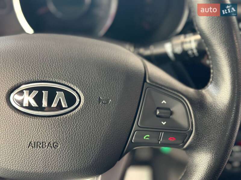 Седан Kia Rio 2012 в Львове