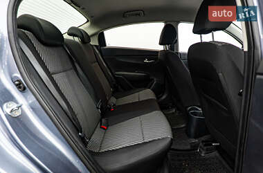 Седан Kia Rio 2018 в 