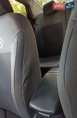 Седан Kia Rio 2014 в 