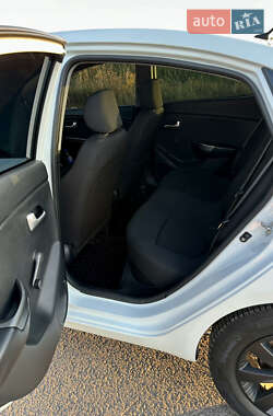 Седан Kia Rio 2012 в 