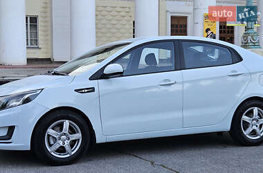 Хэтчбек Kia Rio 2012 в Желтых Водах