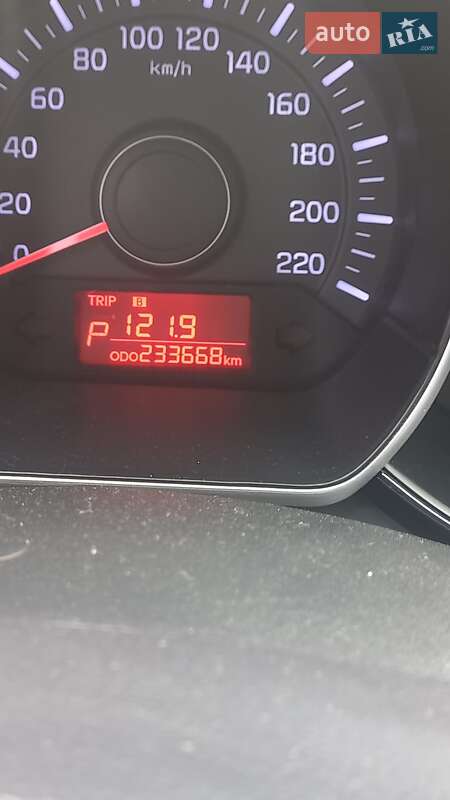 Седан Kia Rio 2012 в Кривому Розі