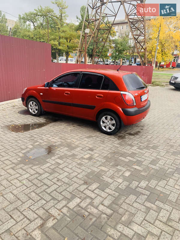 Хэтчбек Kia Rio 2007 в Николаеве