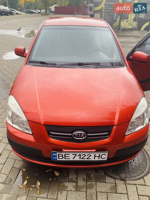 Хэтчбек Kia Rio 2007 в Николаеве