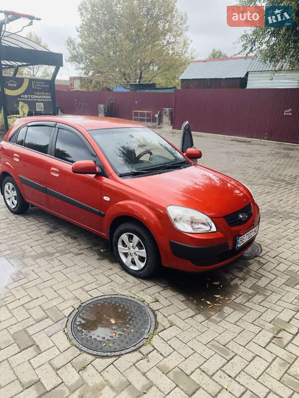 Хэтчбек Kia Rio 2007 в Николаеве