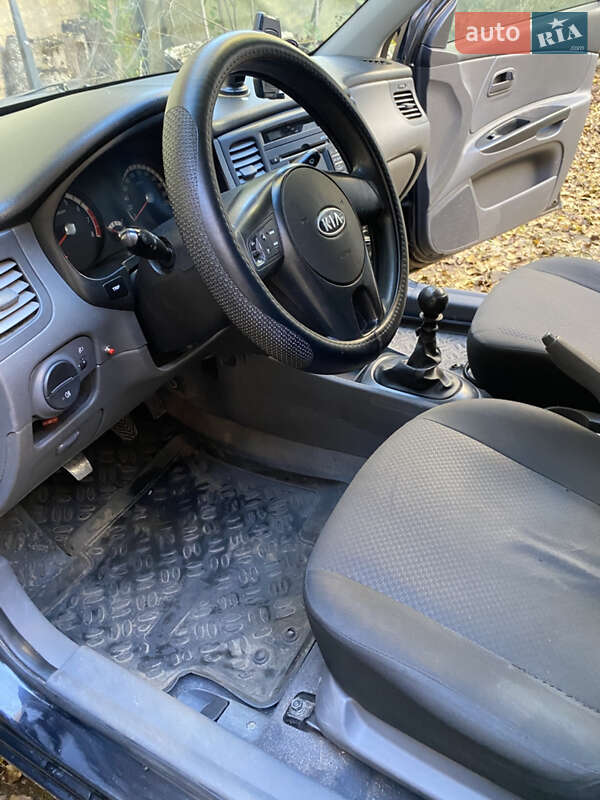 Седан Kia Rio 2011 в Киеве