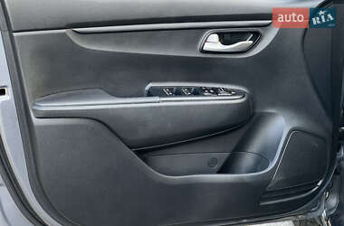 Седан Kia Rio 2021 в  фото 30 Седан Kia Rio 2021 в