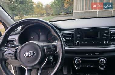 Хэтчбек Kia Rio 2017 в 