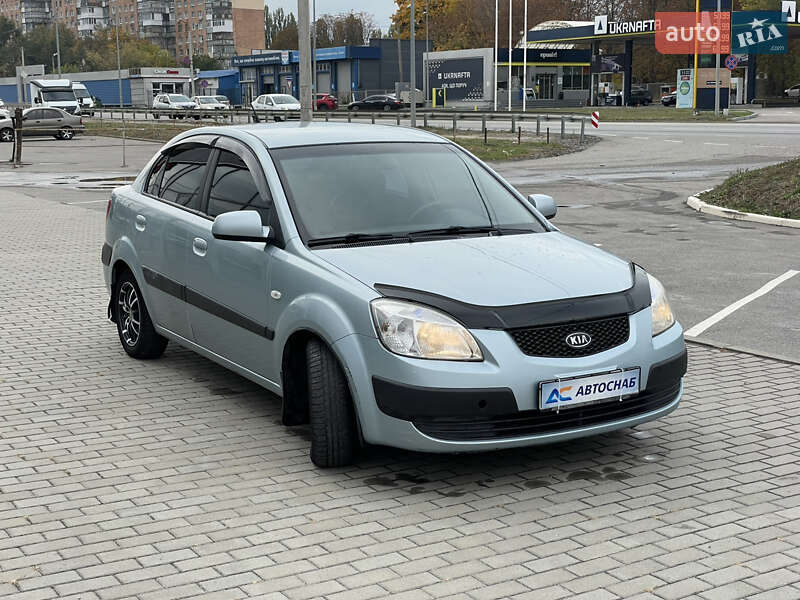 Седан Kia Rio 2007 в Полтаве