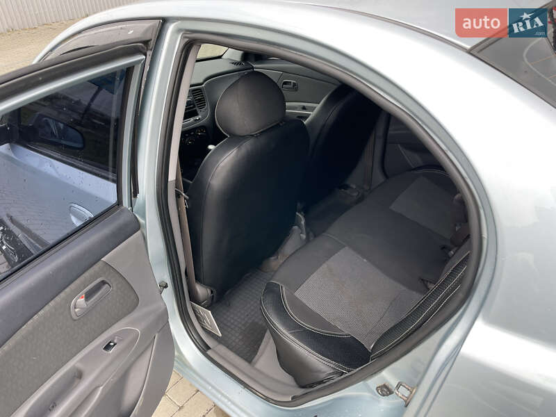 Седан Kia Rio 2007 в Полтаве
